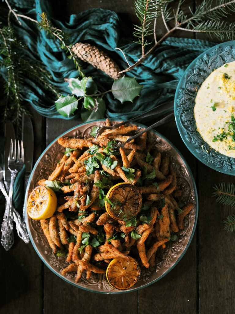 Crispy fried calamari and smelts served with remoulade sauce.