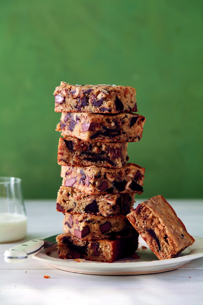 Dirty Blondies with Chocolate, Hazelnut & Coffee - Decadent and chewy blondies loaded with chocolate chunks and toasted hazelnuts