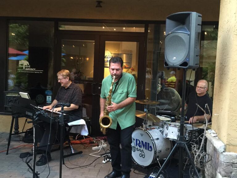 thumbnail RML Jazz Trio at Table 86 768x576