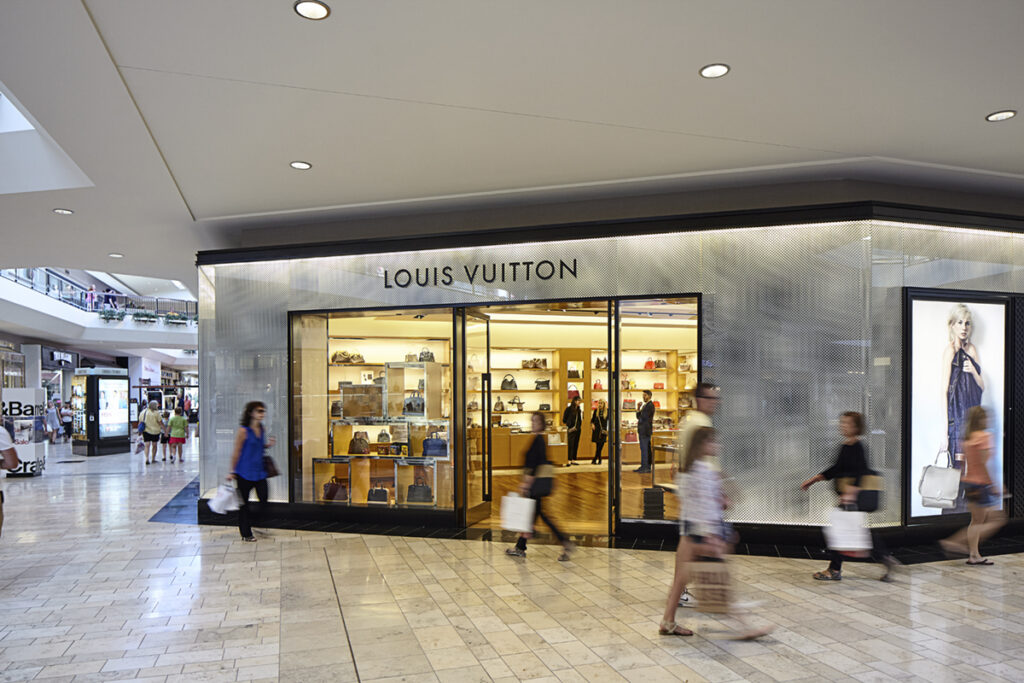 A photo of the storefront of Lous Vuitton in Ross Park Mall.